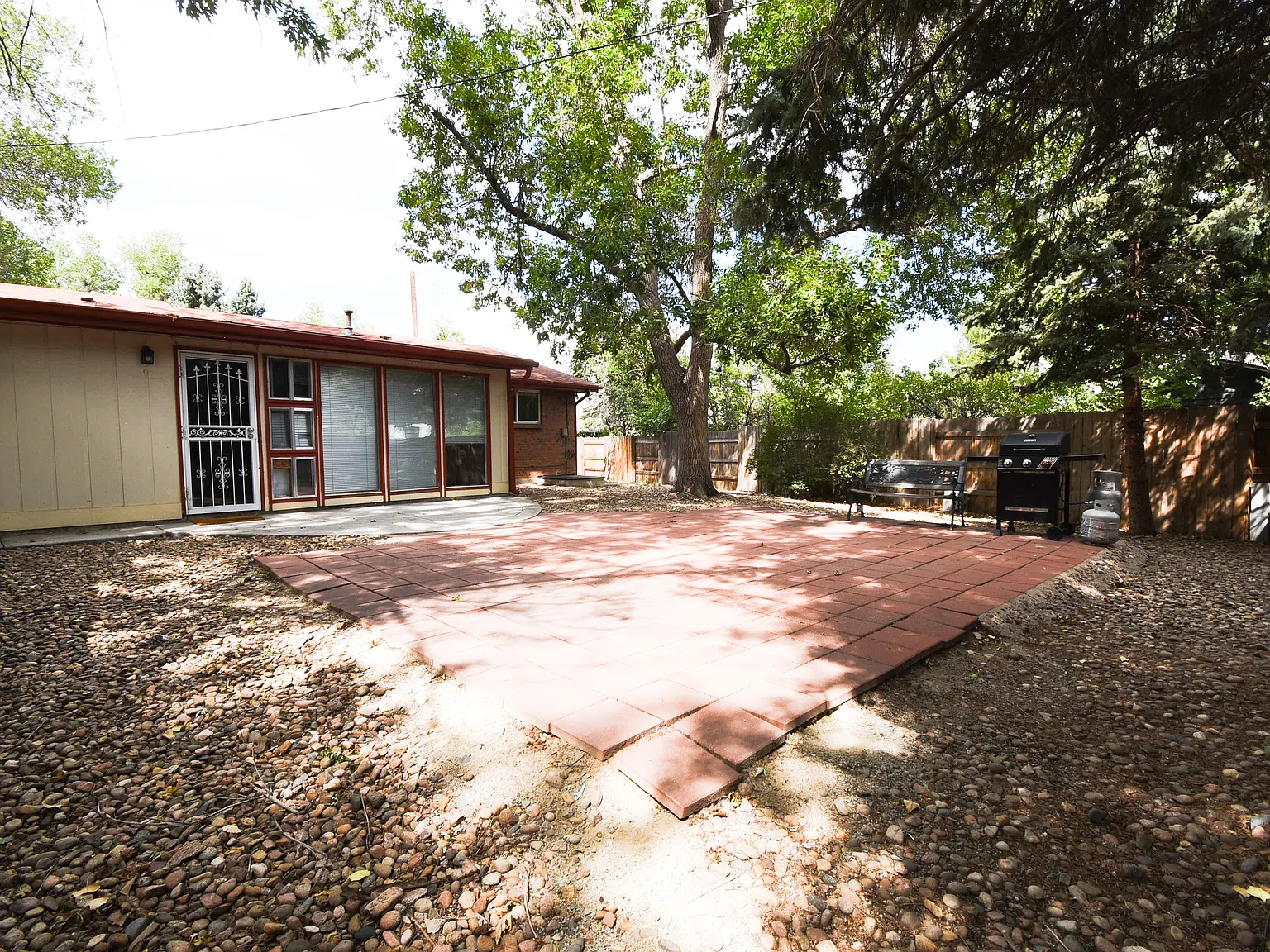 2 bed, 1200 sqft, $2,200 — Photo 2