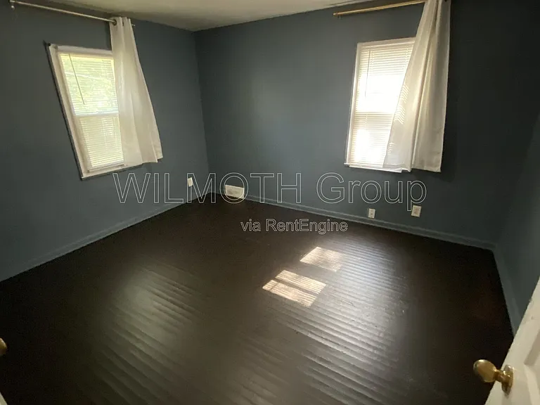 1111 Medford Ave — Photo 6