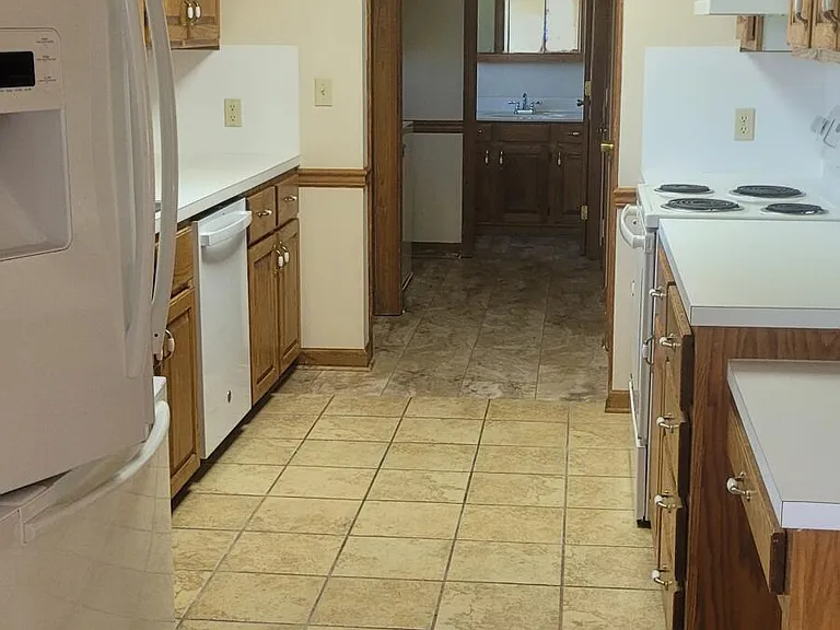 221 Joanna Dr — Photo 7