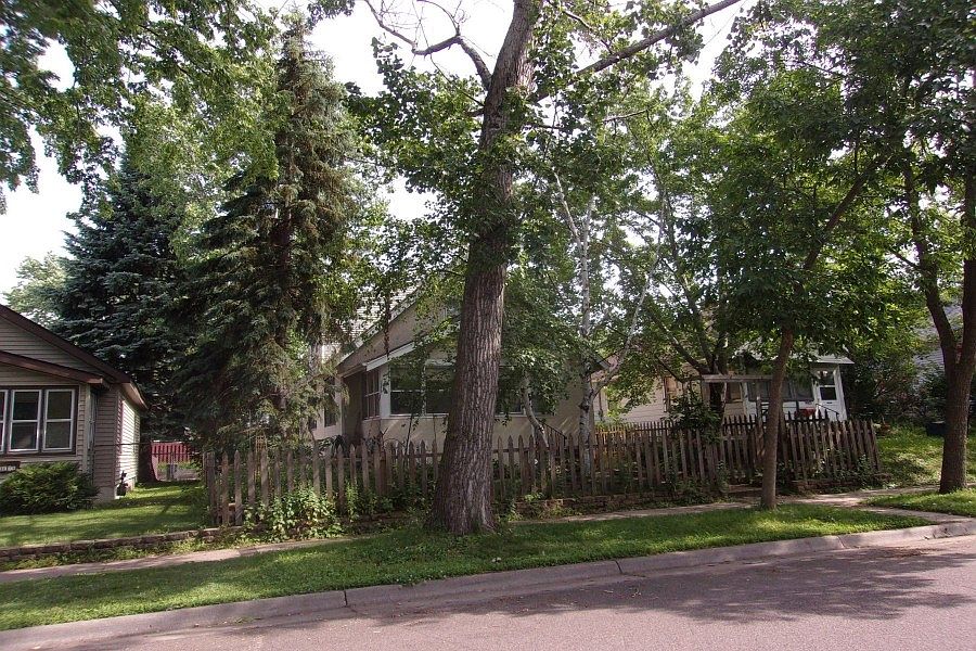 1st image of 1323 6th St E