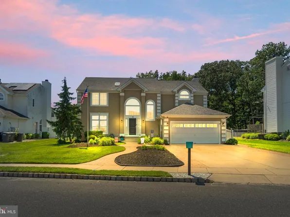 12 Waterview Dr, Sicklerville, NJ 08081