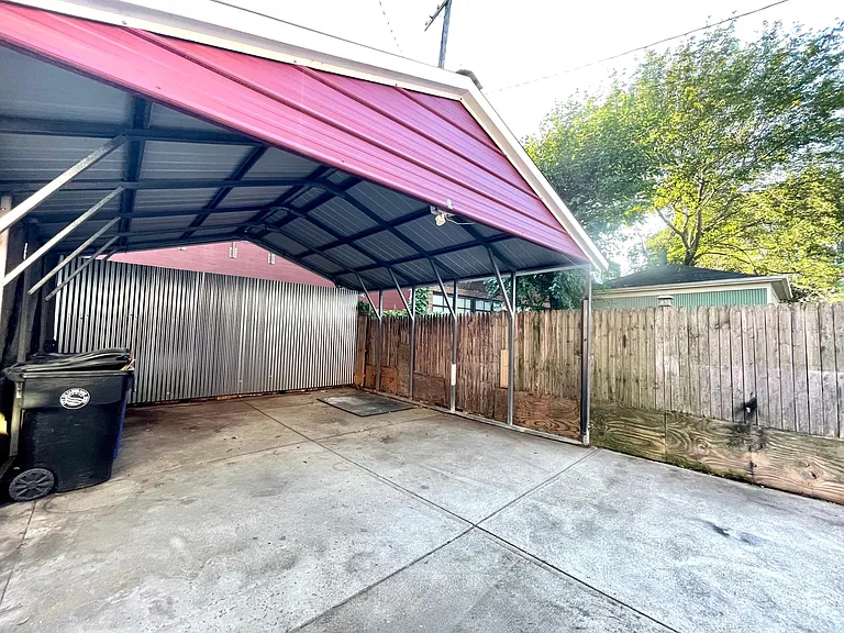 2045 W 38th St #D — Photo 25