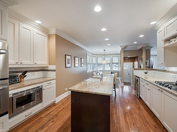 4th image of 228 Lawndale Ave