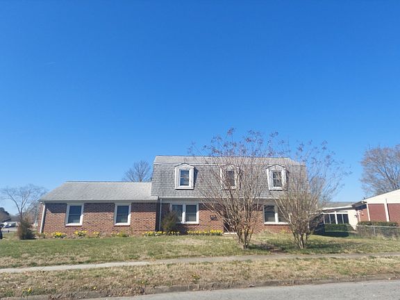 5th image of 305 Palace Green Blvd