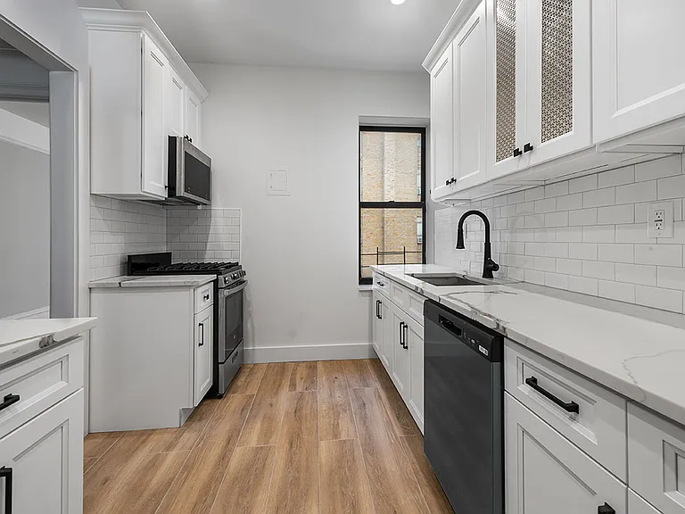 70 Haven Ave #4B — Photo 7