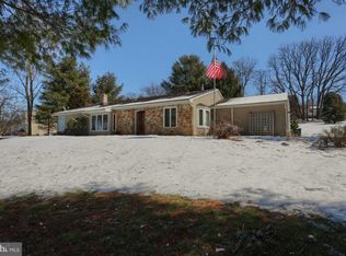 70 Phillip Dr, Kirkwood, PA 17536