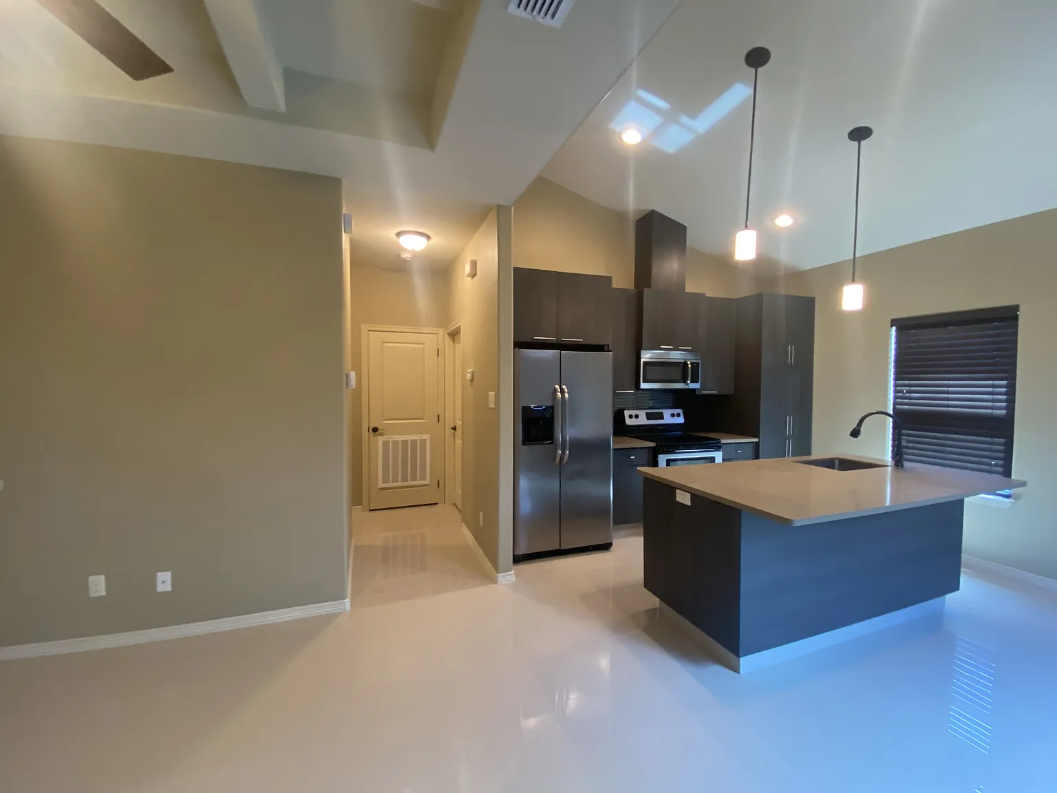 1206 Upas Drive - 2 — Photo 2