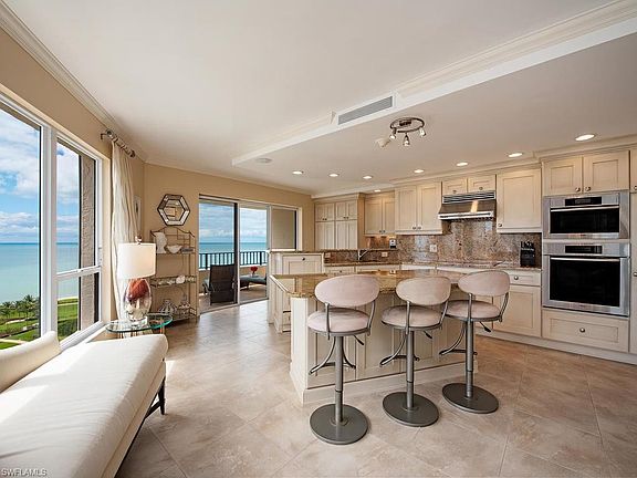 3rd image of 4451 Gulf Shore Blvd N APT 1402