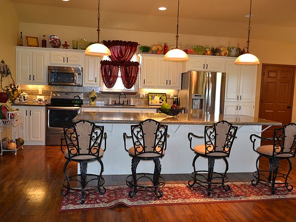 2nd image of 204 Riverview Dr