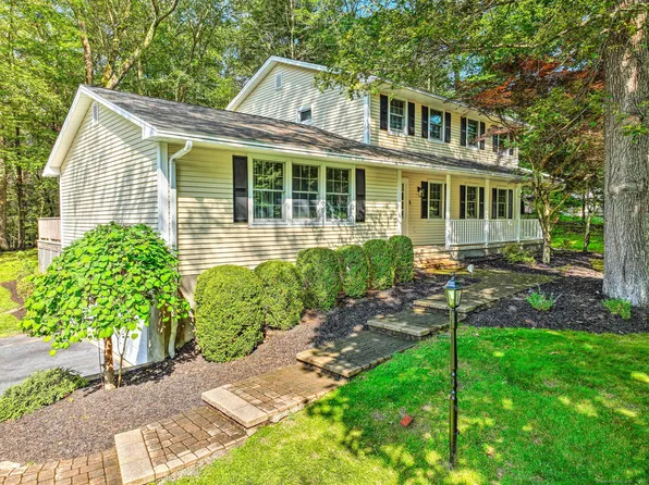 14 Inverness Road, Trumbull, CT 06611