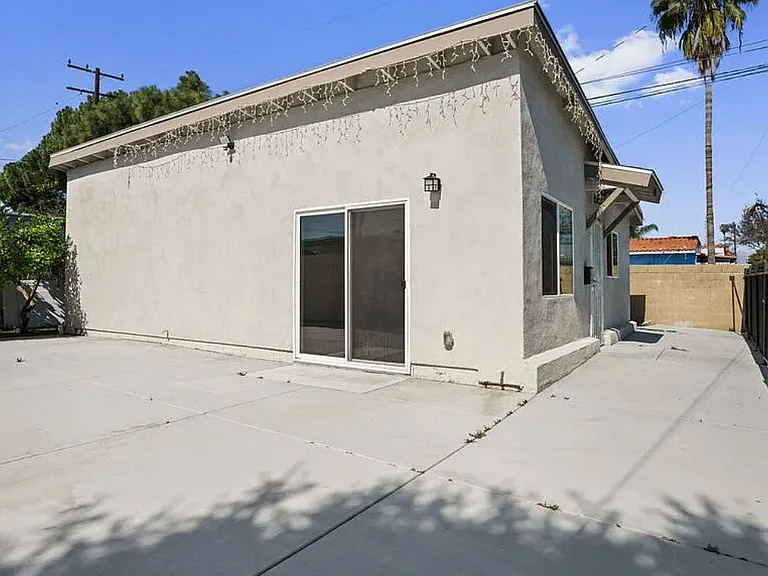 553 S Caswell St — Photo 1