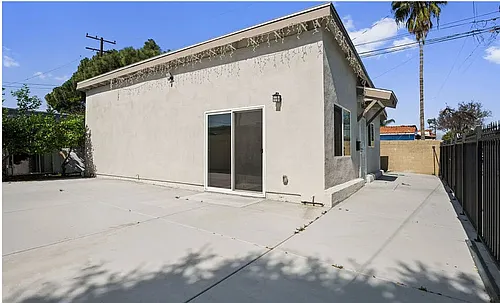 553 S Caswell St Photo 1
