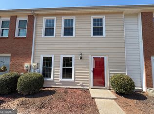 209 High Creek Dr, Roswell, GA 30076