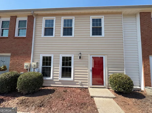 209 High Creek Dr, Roswell, GA 30076