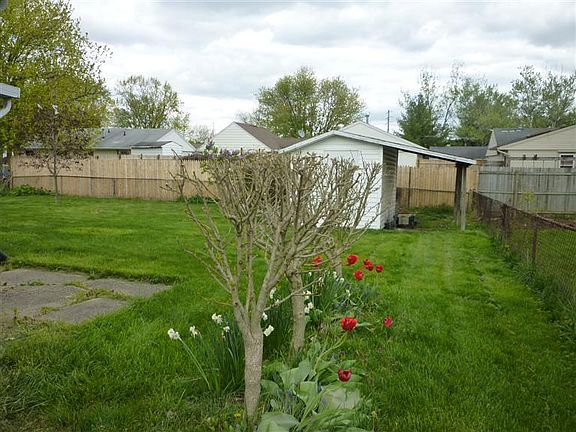 5th image of 818 Plumwood Dr