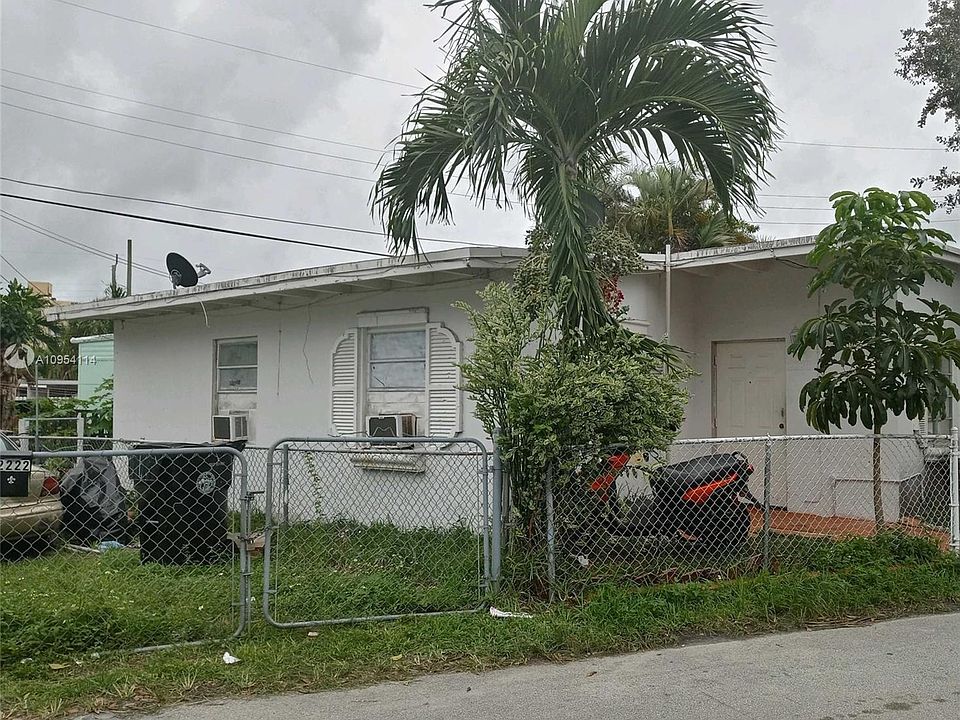 2nd image of 2220 NE 137th St