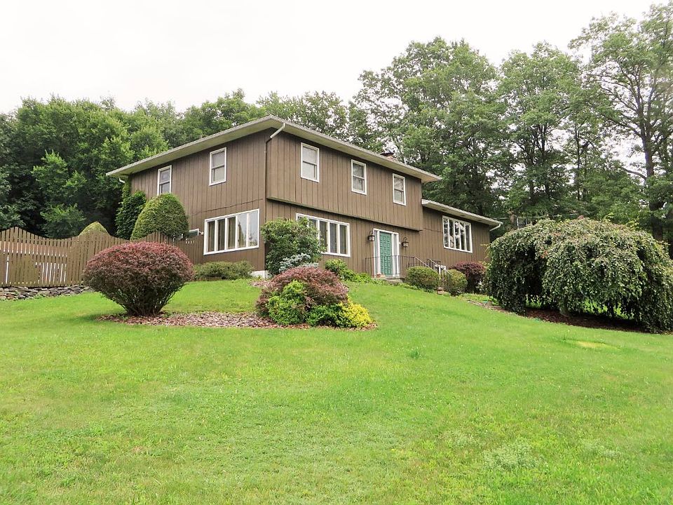 1st image of 14 Camelot Dr