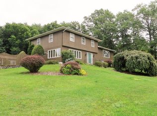 14 Camelot Dr, Goshen, NY 10924