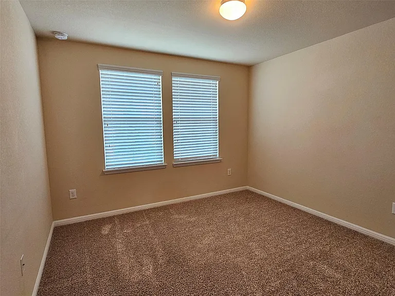 808 Lost Pines Ln — Photo 30