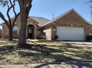 15207 Snow Hill Ct, Sugar Land, TX 77498