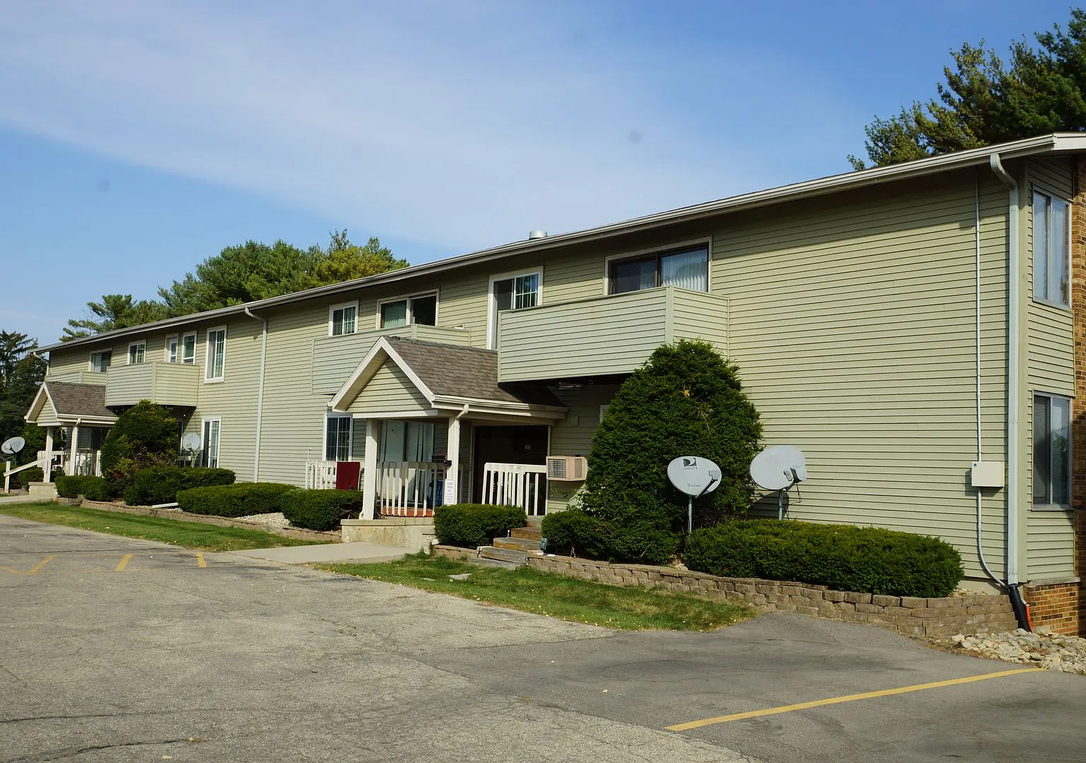 Affordable Stoughton 1-Bedroom Apartment with FREE Heat — Photo 1