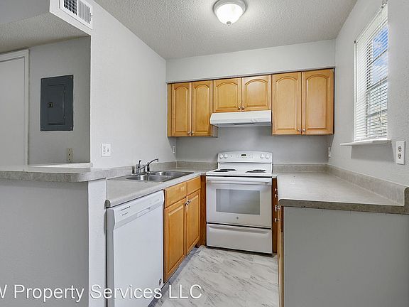 4th image of 5494 Tullis Dr