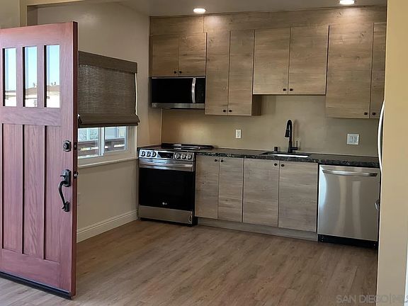 2nd image of 3040 Newell St #3040