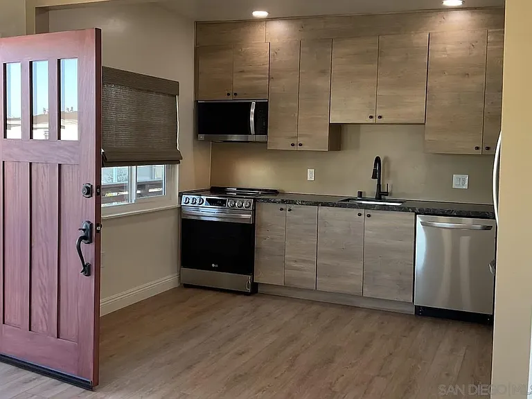 3040 Newell St #3040 — Photo 2