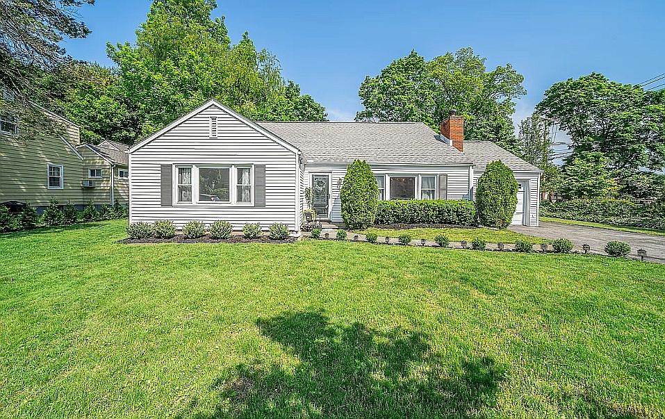 1st image of 1530 Pine Knoll Ln