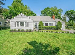 1530 Pine Knoll Ln, Mamaroneck, NY 10543
