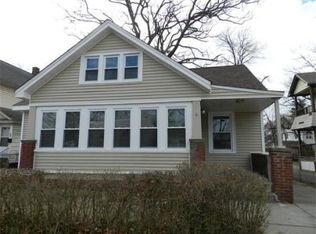 30 Edgewood St, Springfield, MA 01109