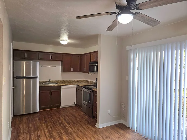 5602 Banbury Ct — Photo 10
