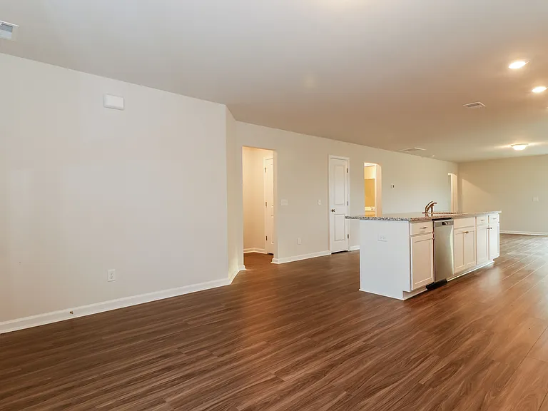 550 Wilkins Rd — Photo 5
