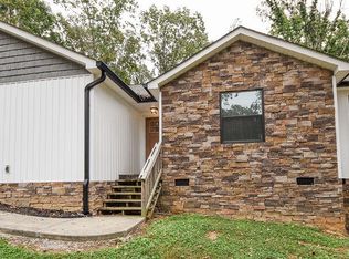 122 Maple Ct NW, Charleston, TN 37310
