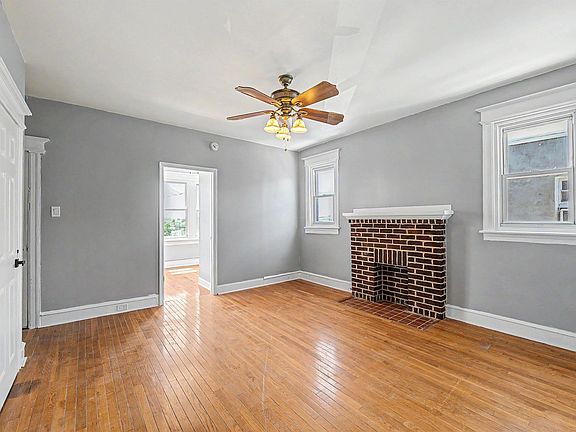 4th image of 121 N Kingston Ave #2