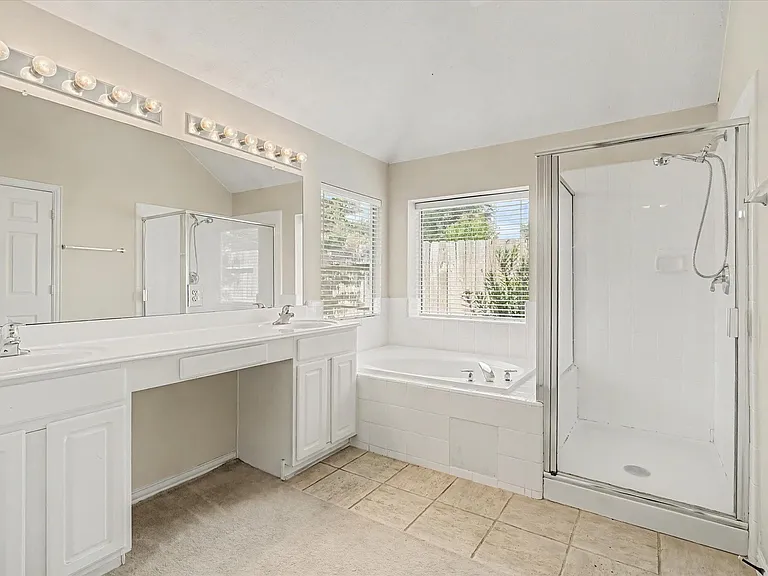 16011 Belleshire Glen Ln — Photo 14