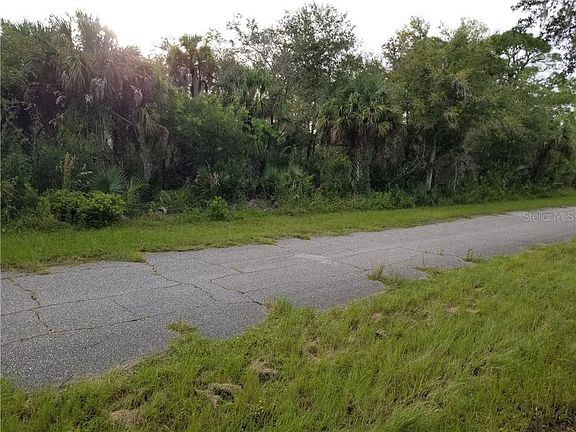2nd image of 2221 Applegate Dr