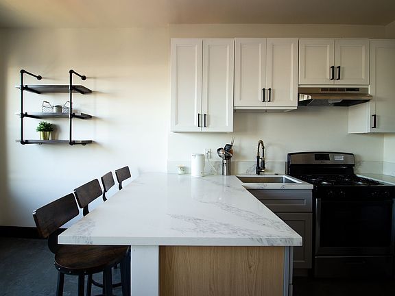 3rd image of 346 N Vermont Ave #601