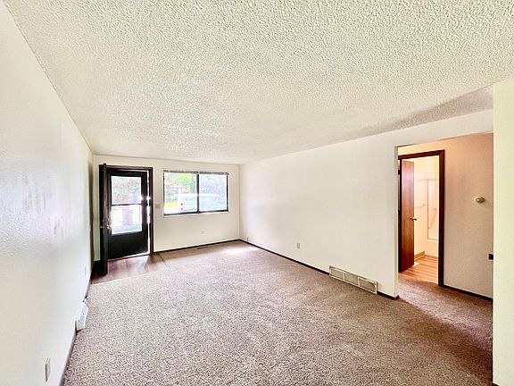 3rd image of 3144 White Elm Ct