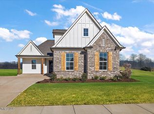 738 Coahoma Ct, Nesbit, MS 38651