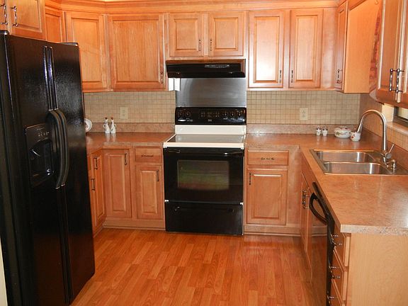 5th image of 2212 SE Aneci Street