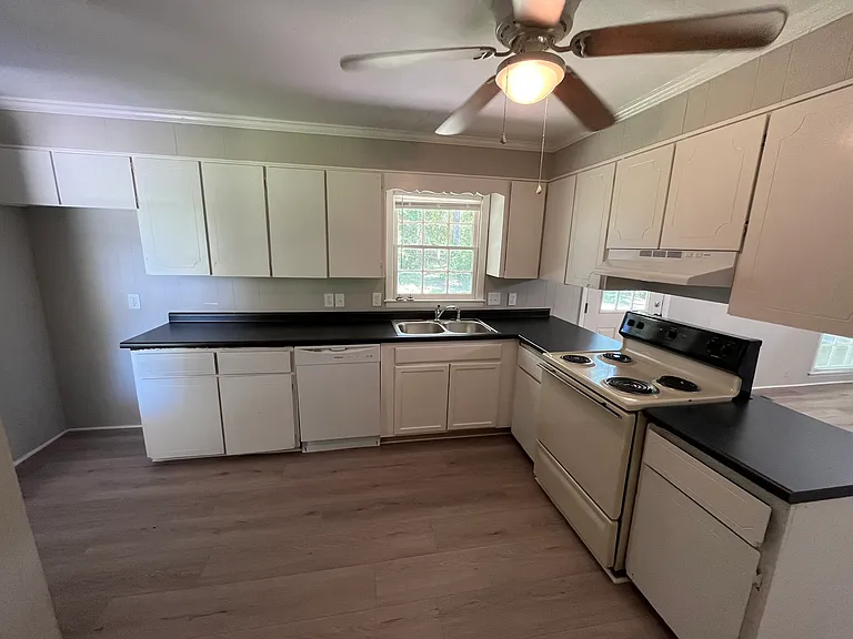 2292 Arrowwood Dr — Photo 8