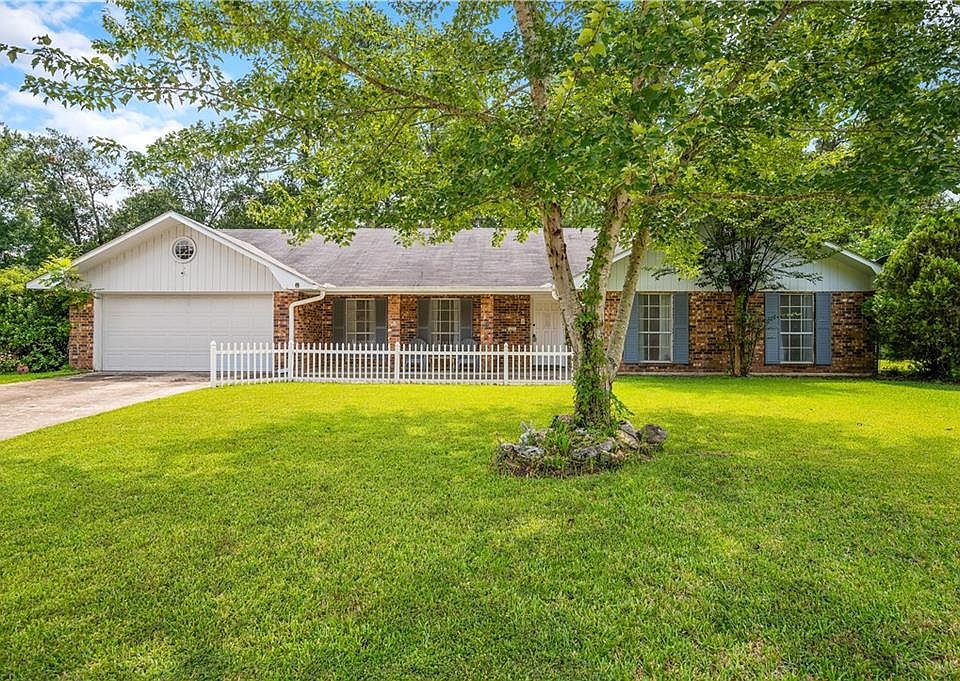 1st image of 111 Lodge Hill Cir