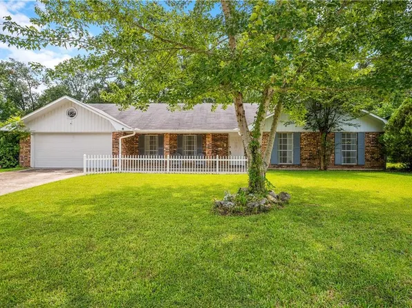 111 Lodge Hill Cir, Pineville, LA 71360