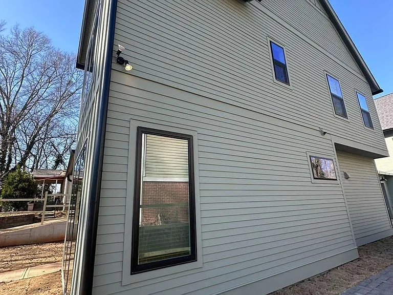 1239 Plaza Ave SW — Photo 2
