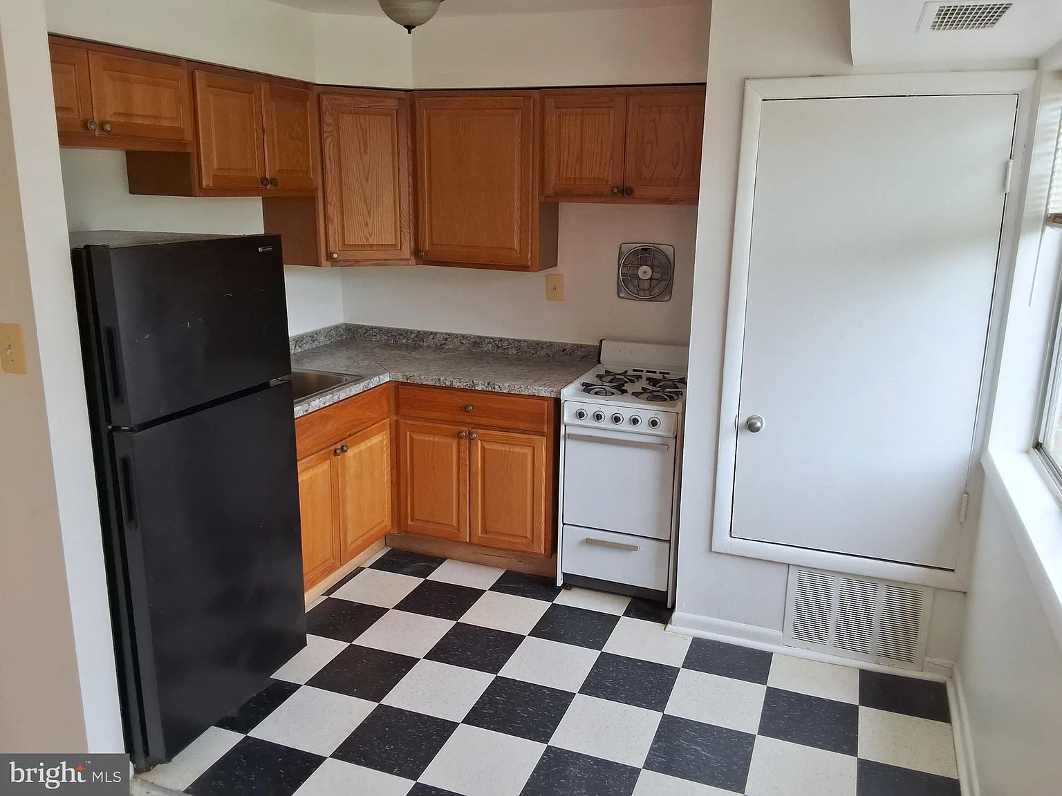 1 bed, $1,350 — Photo 2