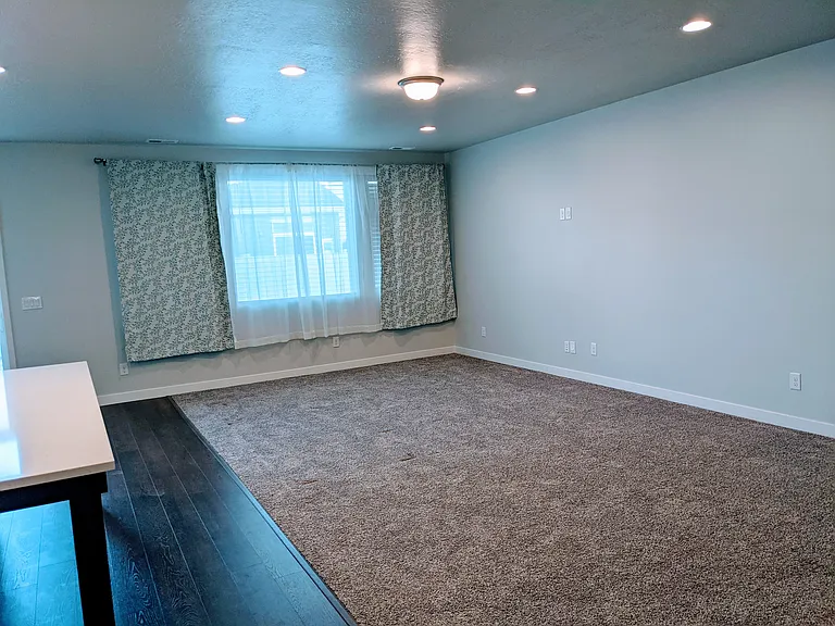 3293 S Lincoln Ln — Photo 5