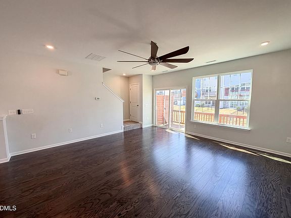 3rd image of 1026 Commack Dr