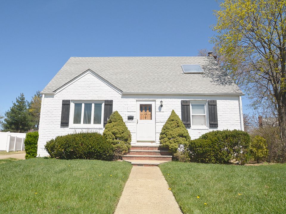 1st image of 36 Grant Dr N