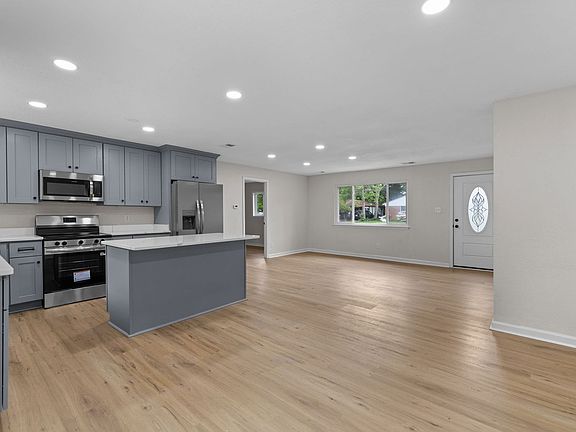 5th image of 412 Lineberry Rd
